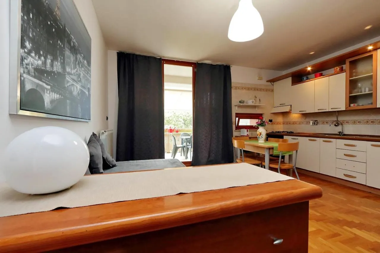 Apartment Appartamento Crisafulli Rome